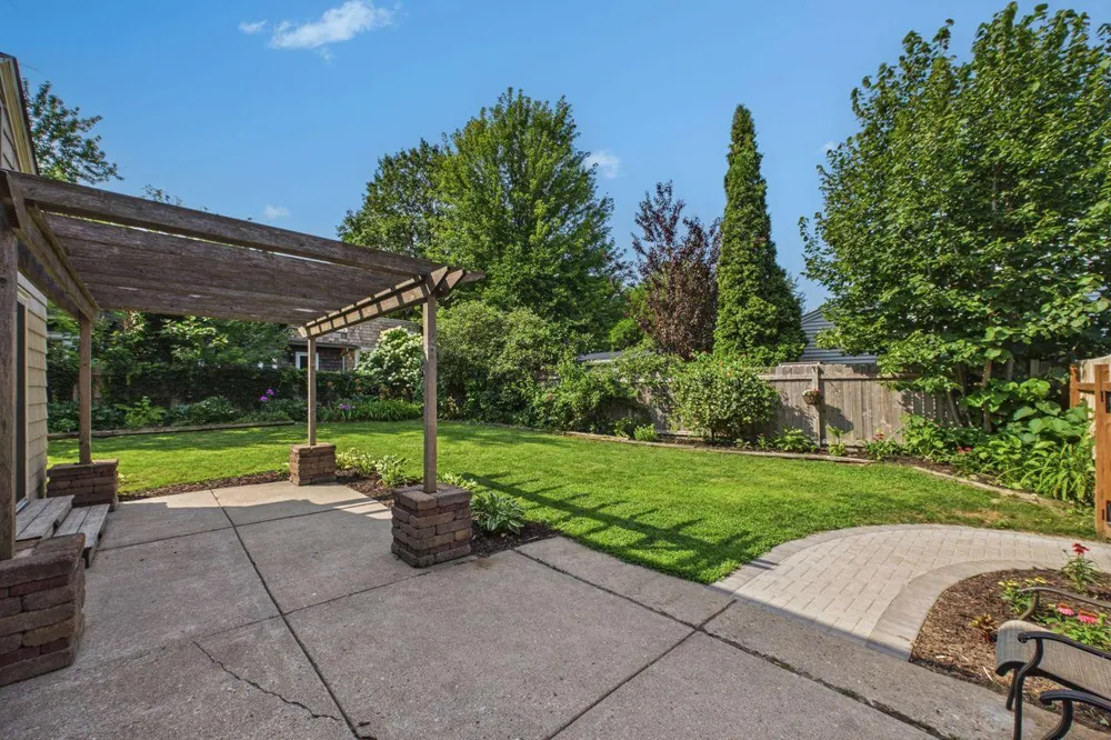 542 3rd Avenue Excelsior, MN 55331
