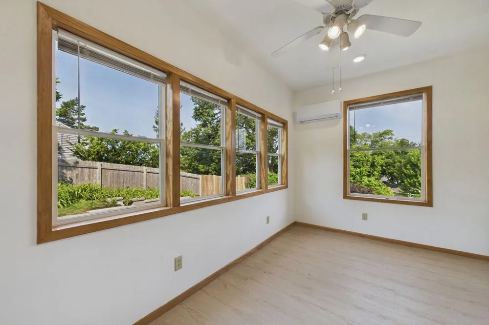542 3rd Avenue Excelsior, MN 55331