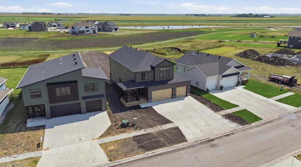 8326 61st Street S Horace, ND 58047