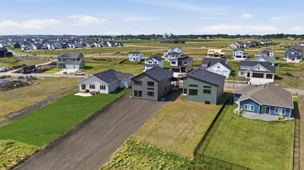8326 61st Street S Horace, ND 58047
