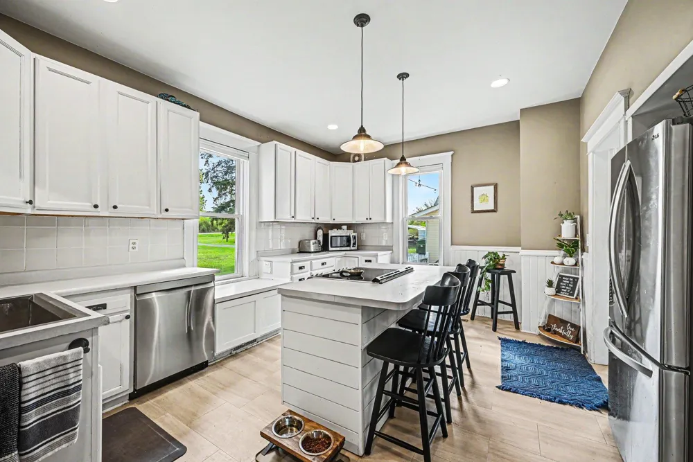 16680 County Road 40 Carver, MN 55315