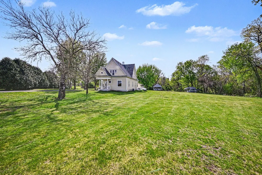 16680 County Road 40 Carver, MN 55315