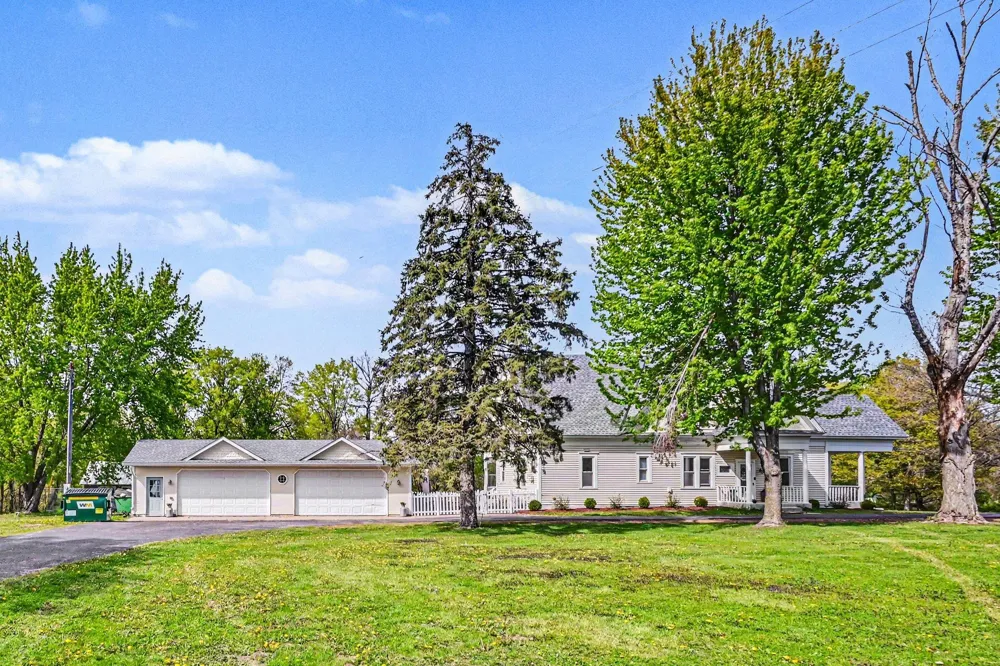 16680 County Road 40 Carver, MN 55315