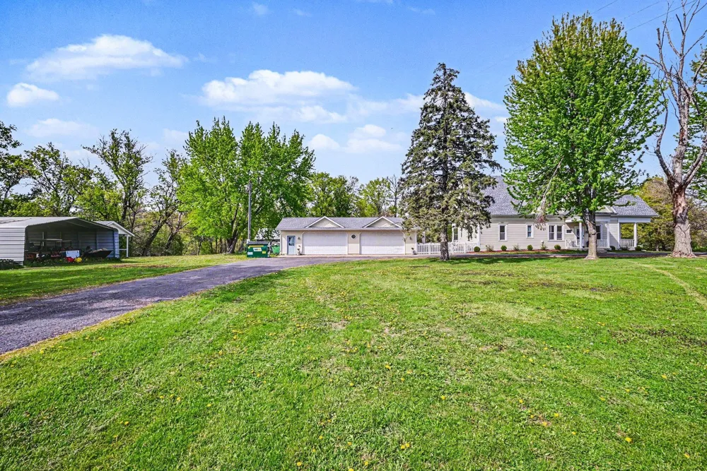 16680 County Road 40 Carver, MN 55315