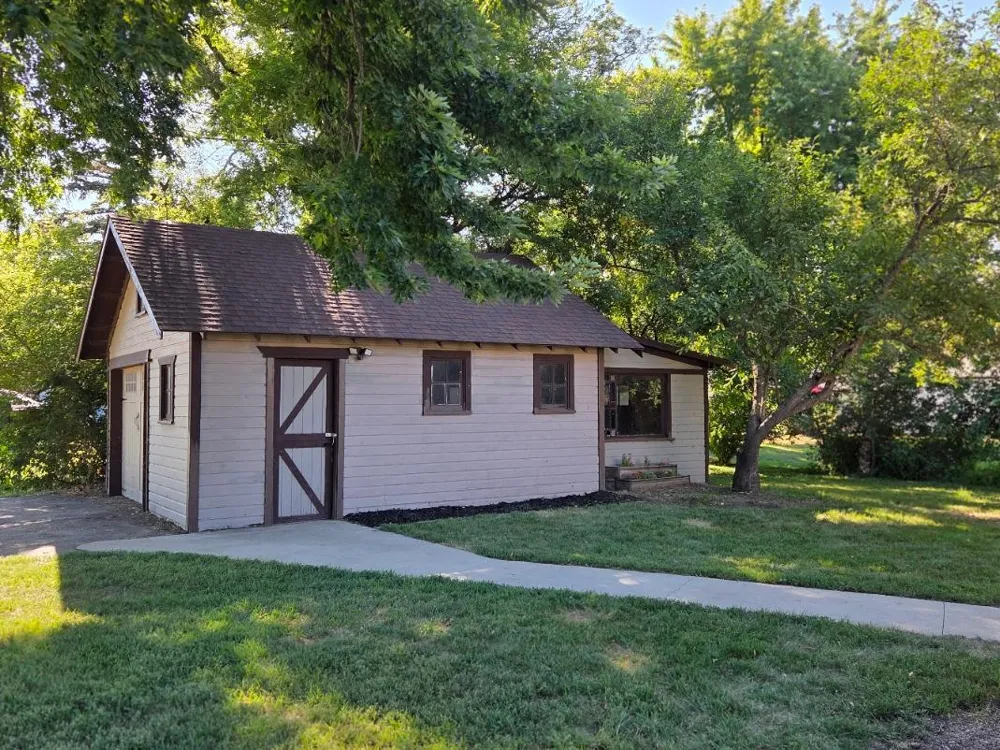 610 6th Street SW Forman, ND 58032