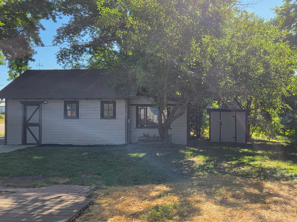 610 6th Street SW Forman, ND 58032