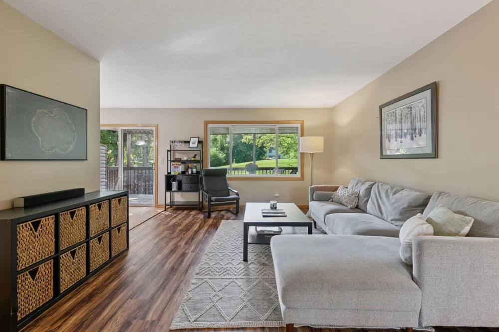 146 River Woods Lane Burnsville, MN 55337