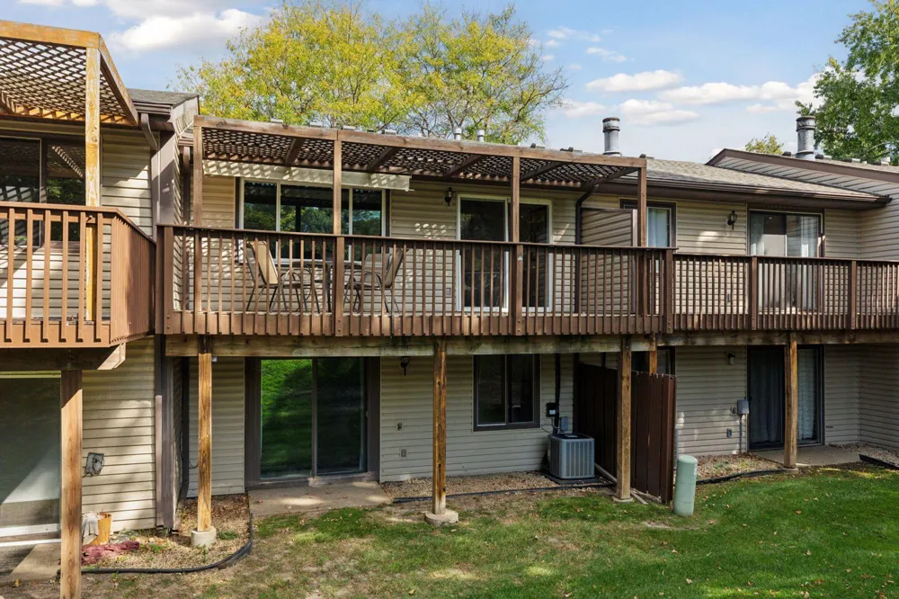 146 River Woods Lane Burnsville, MN 55337