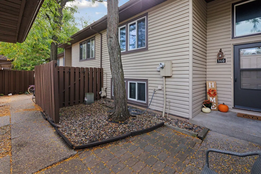 146 River Woods Lane Burnsville, MN 55337