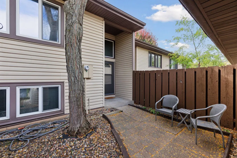 146 River Woods Lane Burnsville, MN 55337