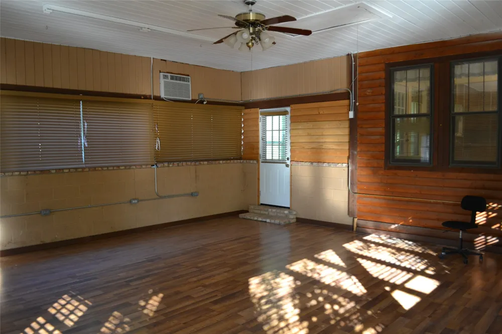 1895 DORCHEAT Minden, LA 71055