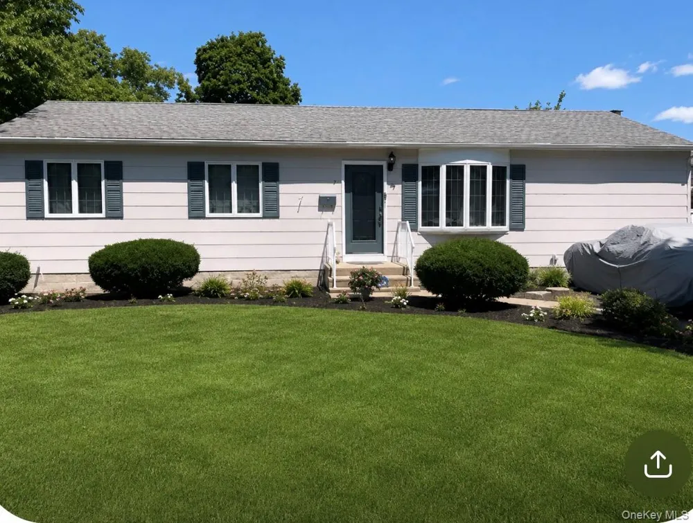 48 Ellen Street Bay Shore, NY 11706