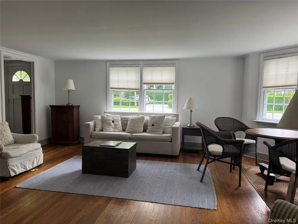 21 Elm Street Southampton, NY 11968