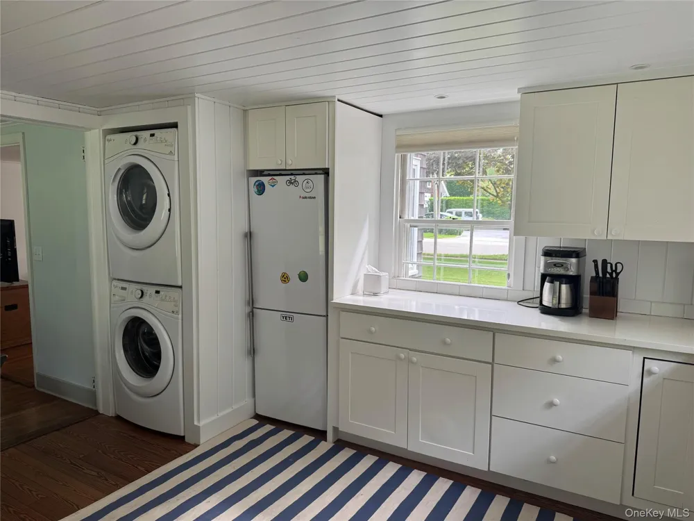21 Elm Street Southampton, NY 11968