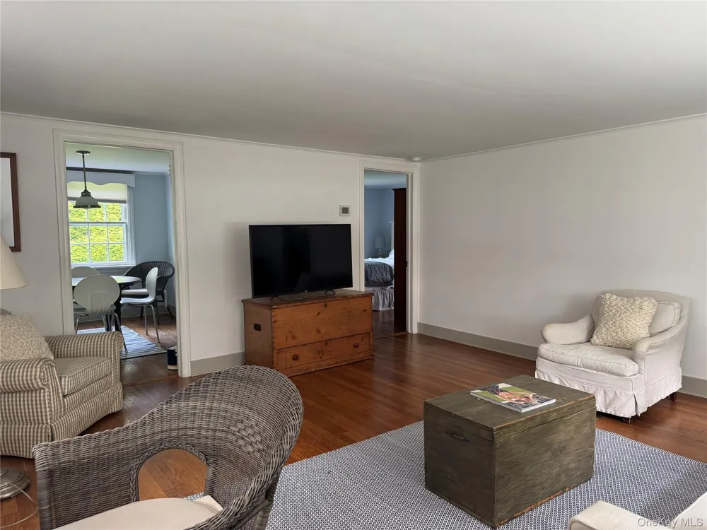 21 Elm Street Southampton, NY 11968