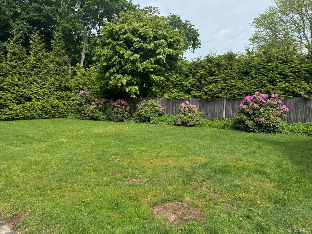 21 Elm Street Southampton, NY 11968