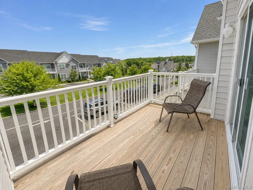 278 Silver Timber Drive Yaphank, NY 11980