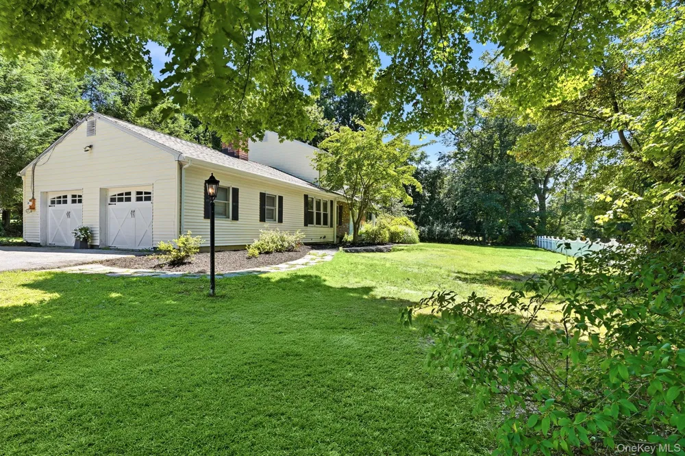 5 Hampton Place Katonah, NY 10536