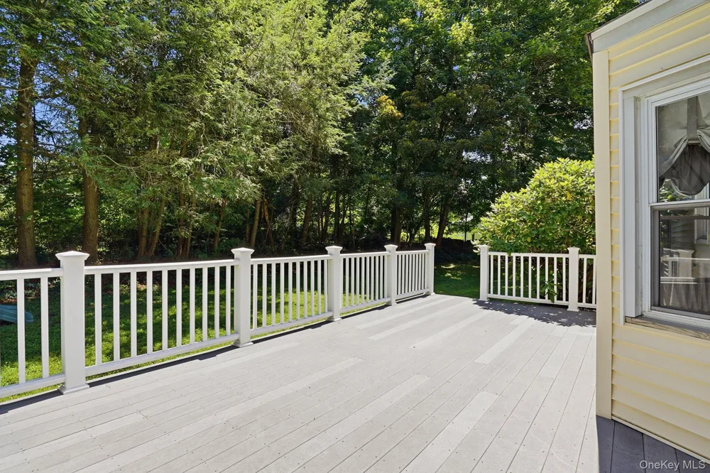 5 Hampton Place Katonah, NY 10536