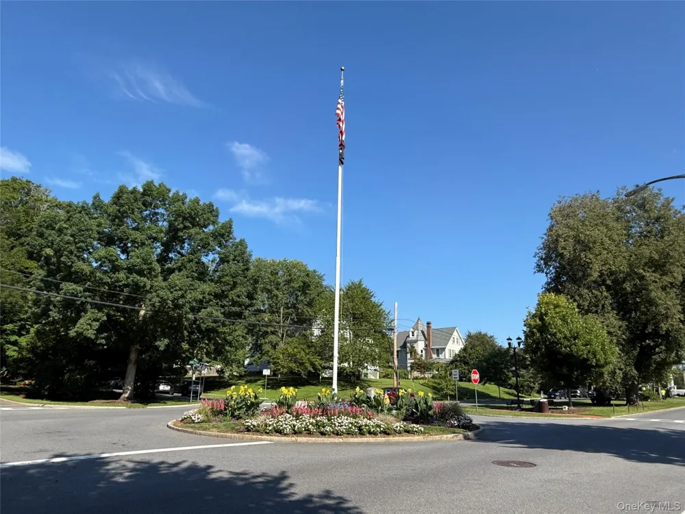 5 Hampton Place Katonah, NY 10536