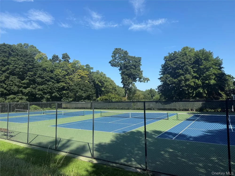 5 Hampton Place Katonah, NY 10536