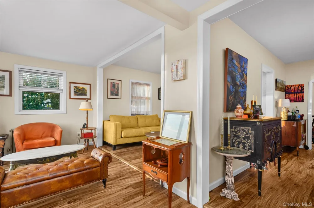 21 Grandview Drive Shirley, NY 11967