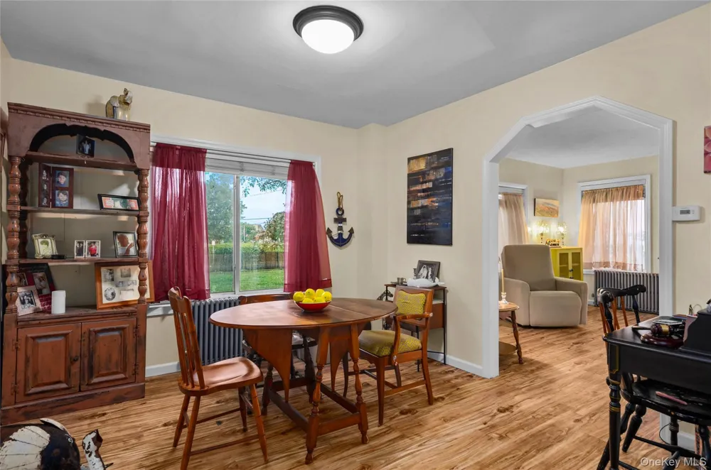 21 Grandview Drive Shirley, NY 11967