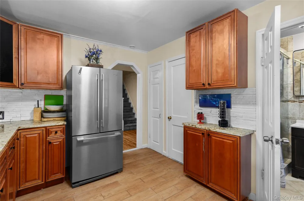21 Grandview Drive Shirley, NY 11967