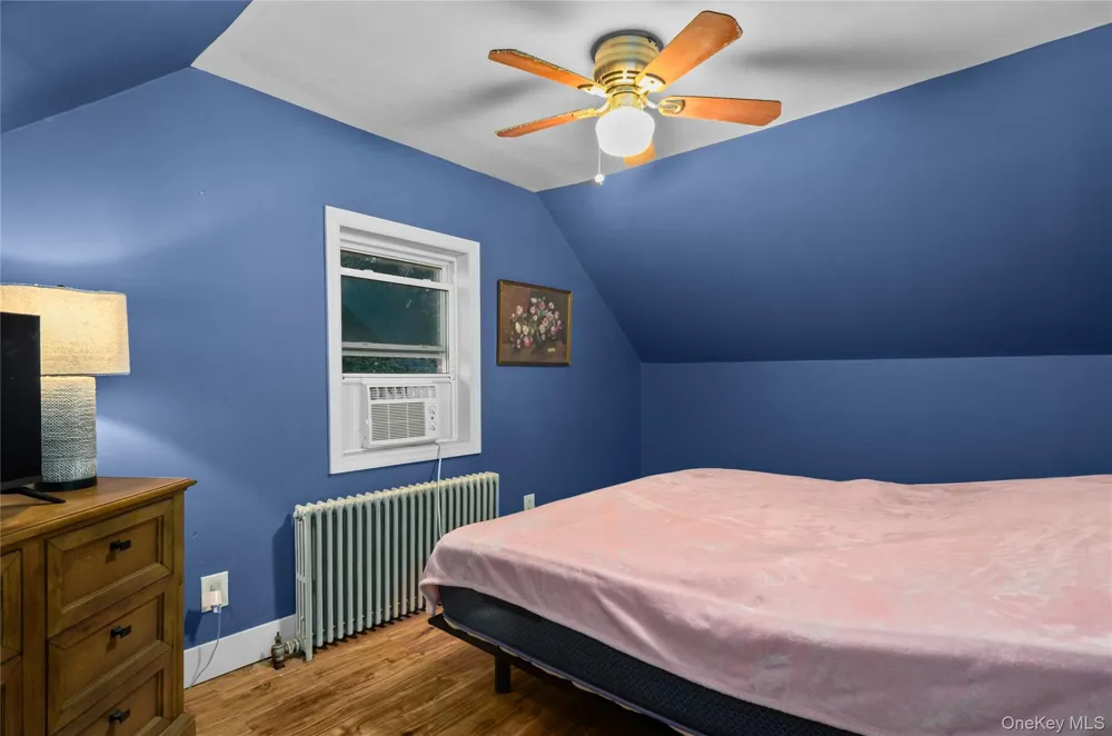 21 Grandview Drive Shirley, NY 11967