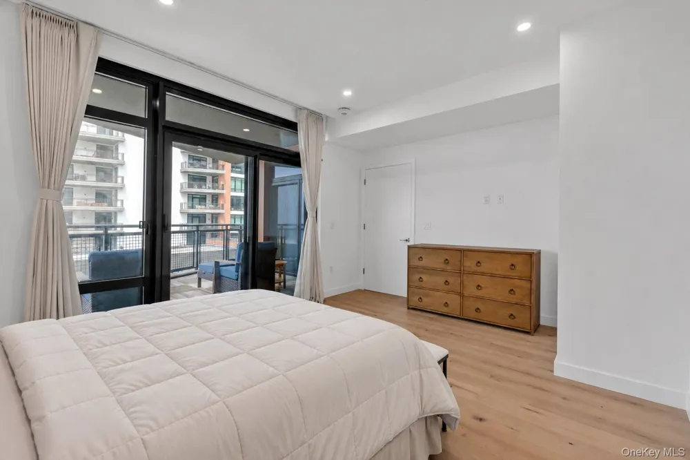 140 Boardwalk #503B Long Beach, NY 11561