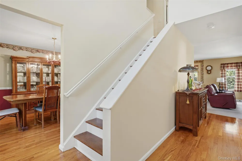 48 Reynolds Road Poughquag, NY 12570