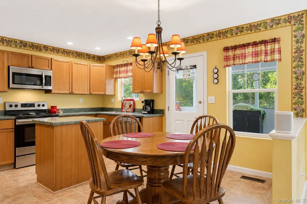 48 Reynolds Road Poughquag, NY 12570