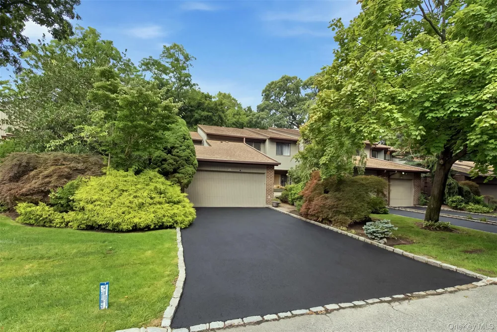 42 Country Club Drive Jericho, NY 11753