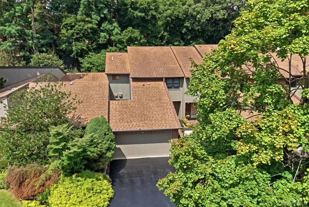 42 Country Club Drive Jericho, NY 11753