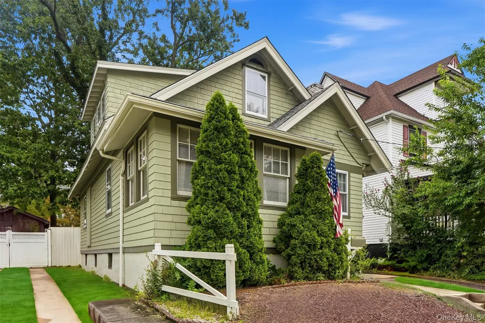 215 Demorest Avenue Staten Island, NY 10314
