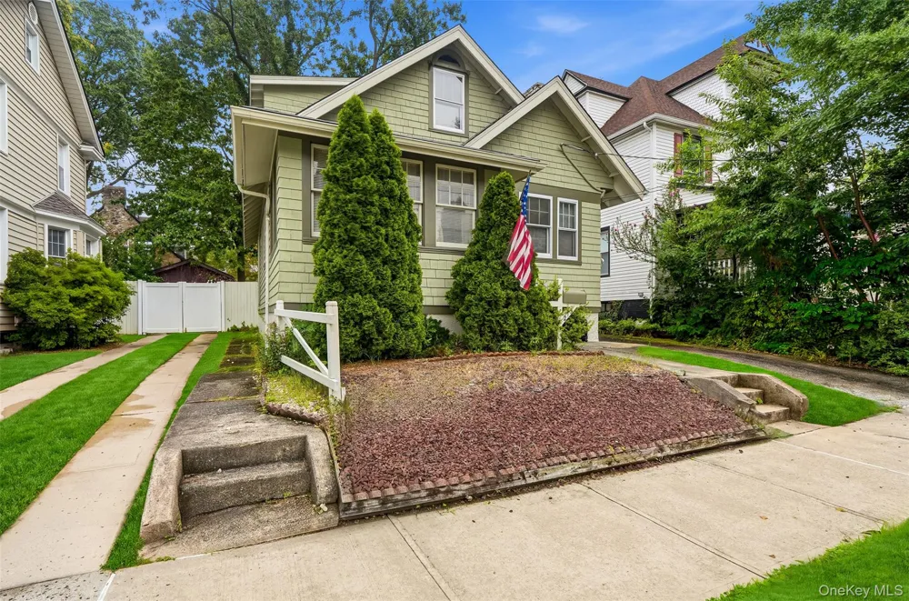 215 Demorest Avenue Staten Island, NY 10314