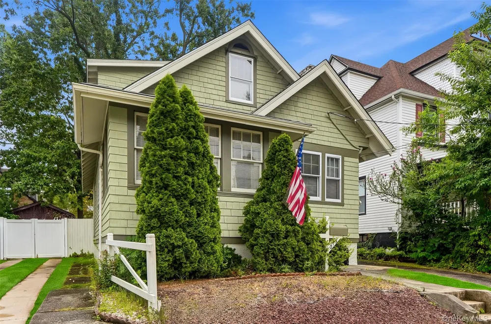 215 Demorest Avenue Staten Island, NY 10314