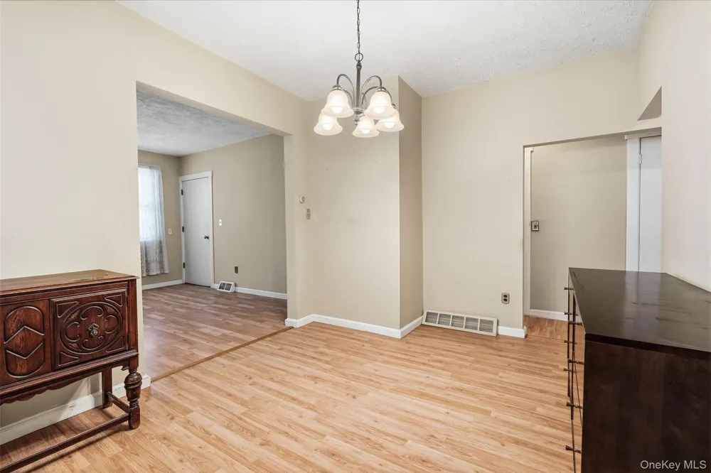 215 Demorest Avenue Staten Island, NY 10314
