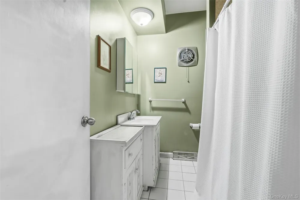 215 Demorest Avenue Staten Island, NY 10314