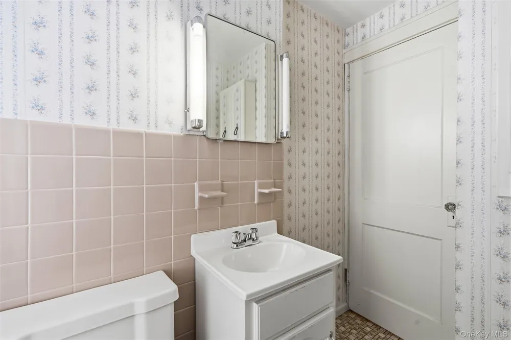 215 Demorest Avenue Staten Island, NY 10314