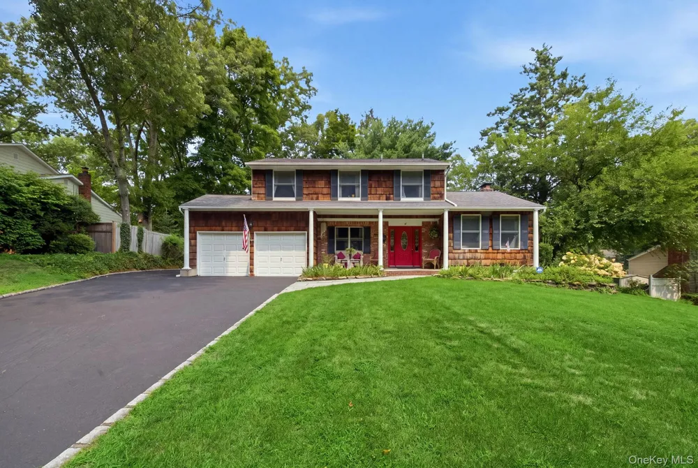 26 Sheryl Crescent Smithtown, NY 11787