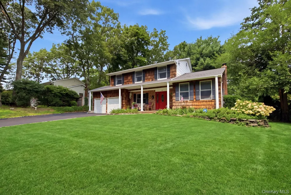 26 Sheryl Crescent Smithtown, NY 11787