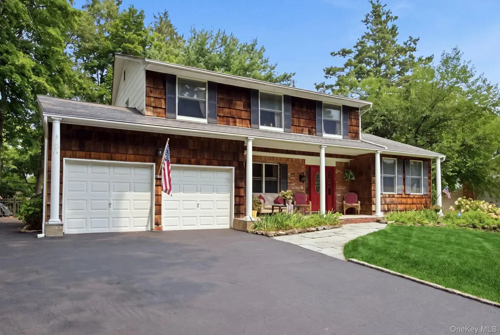 26 Sheryl Crescent Smithtown, NY 11787
