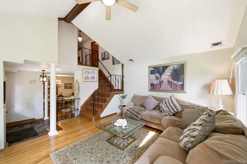 26 Sheryl Crescent Smithtown, NY 11787