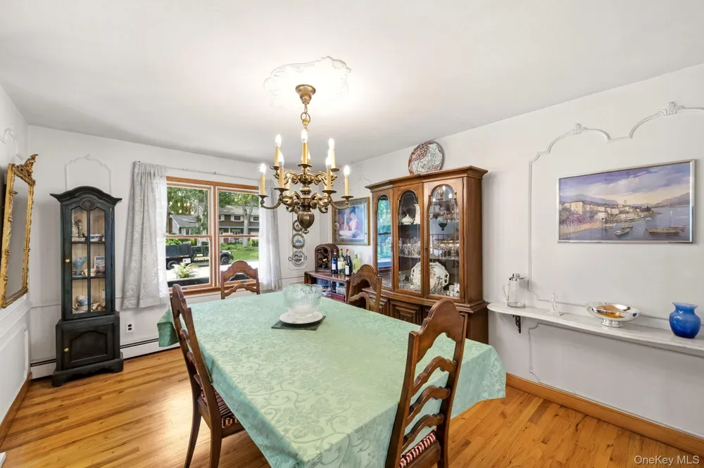 26 Sheryl Crescent Smithtown, NY 11787