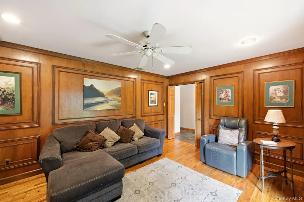 26 Sheryl Crescent Smithtown, NY 11787