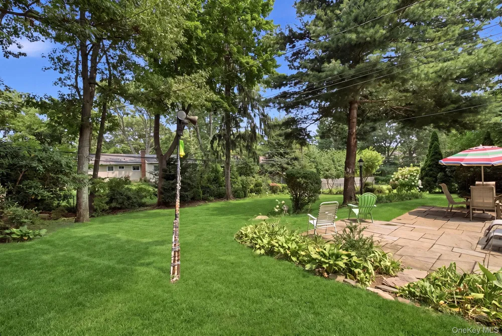 26 Sheryl Crescent Smithtown, NY 11787