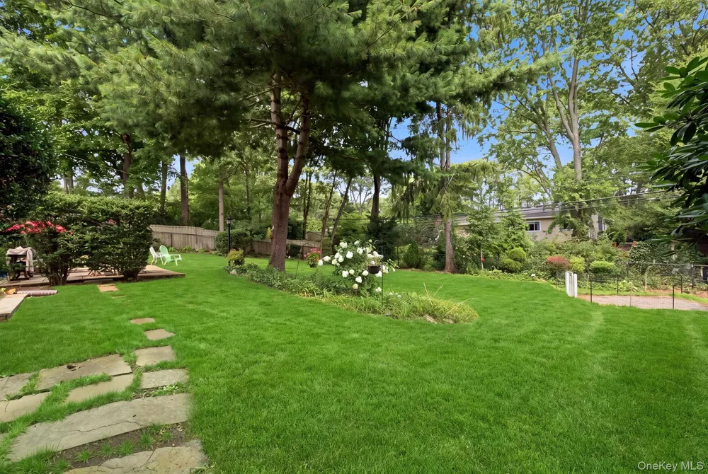 26 Sheryl Crescent Smithtown, NY 11787