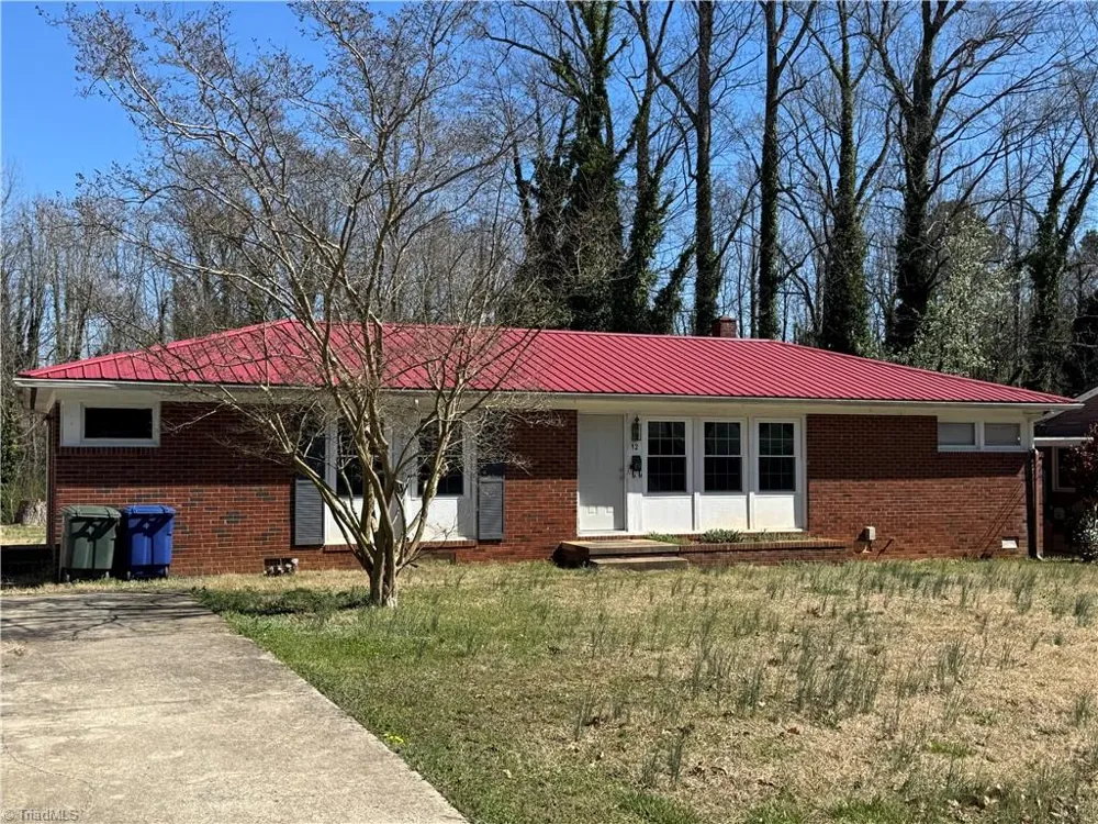 12 Hawthorne Lane Lexington, NC 27295