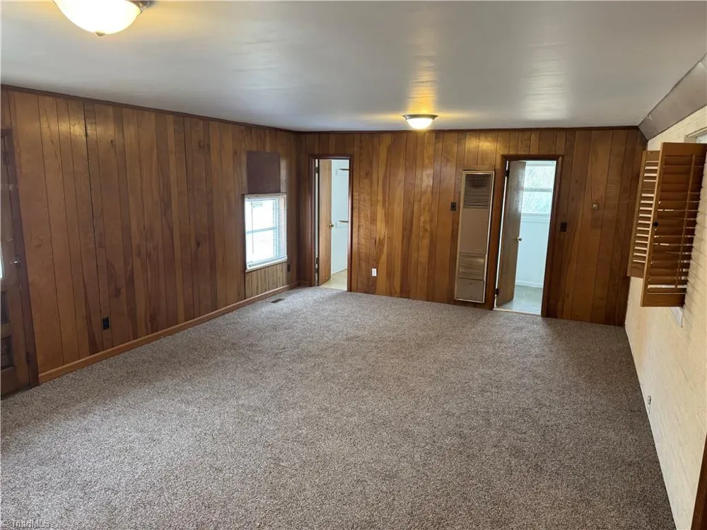 12 Hawthorne Lane Lexington, NC 27295